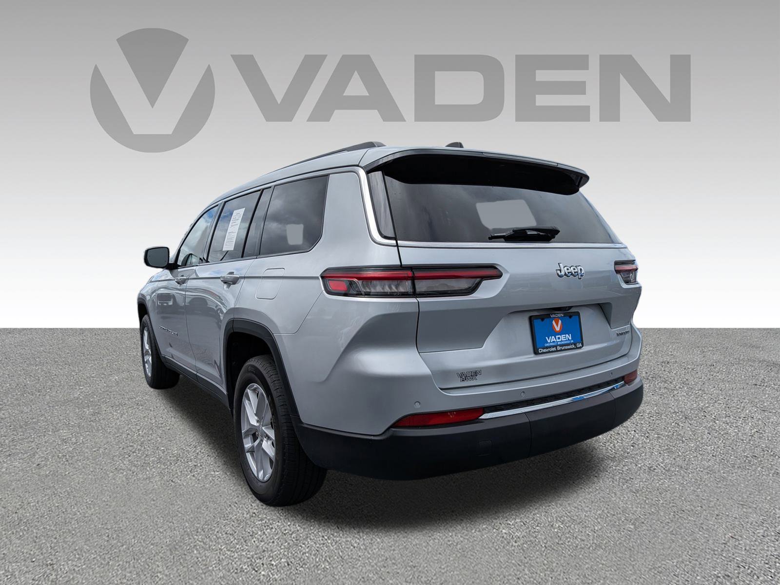 2023 Jeep Grand Cherokee Laredo photo 16