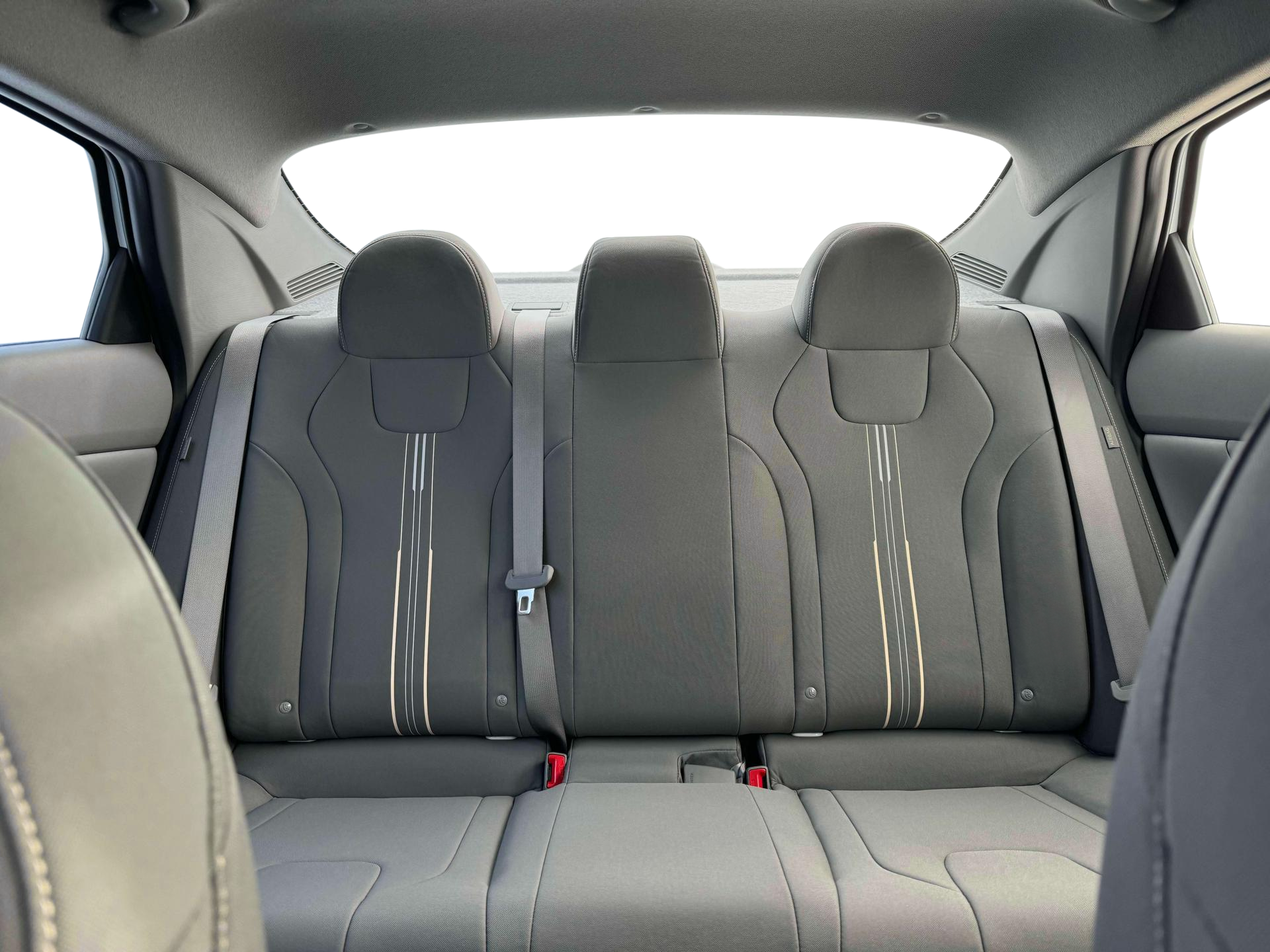 New 2025 White Hyundai SEL Sport image 16