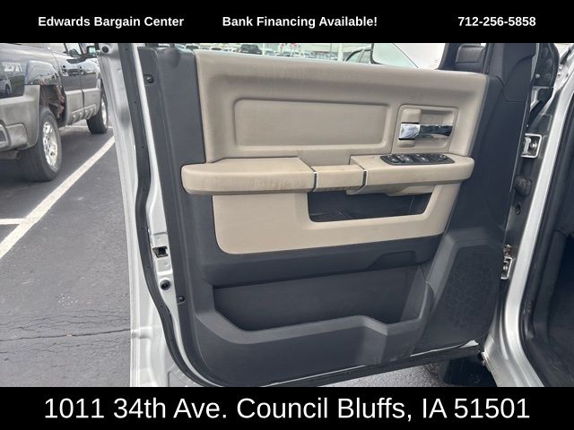 2009 Dodge Ram SLT photo 16