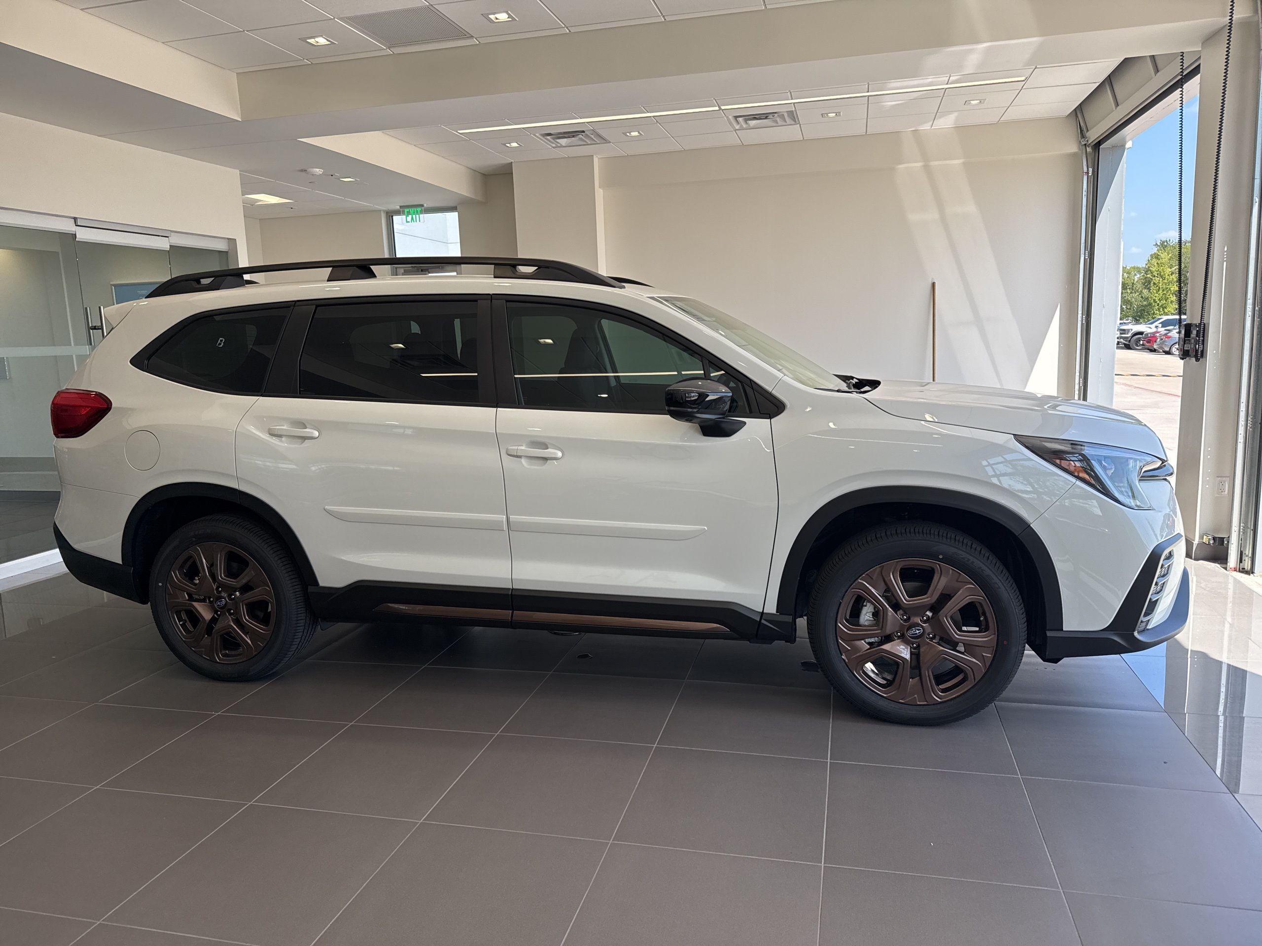 2025 Subaru Ascent Limited photo 2