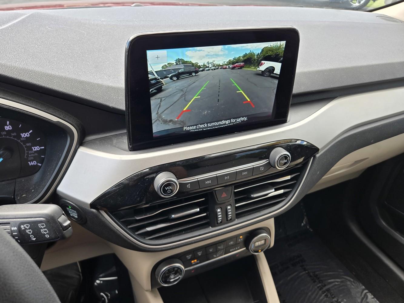 2020 Ford Escape SE photo 9