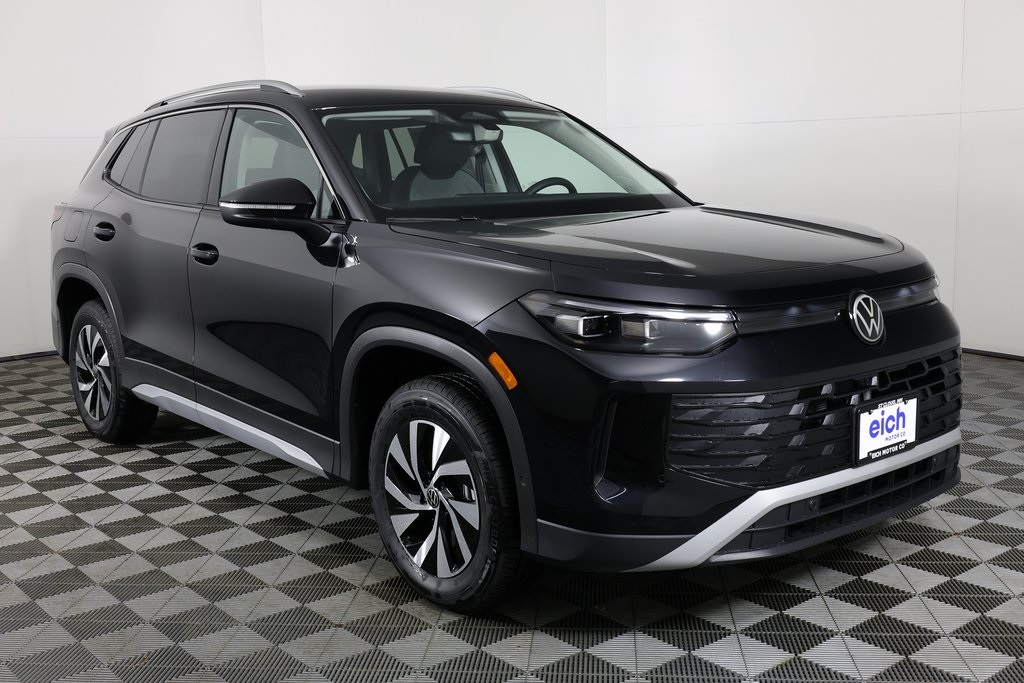 2025 Volkswagen Tiguan S's photo