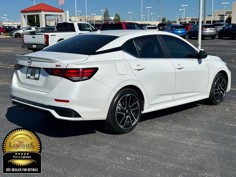 2024 Nissan Sentra SR photo 3