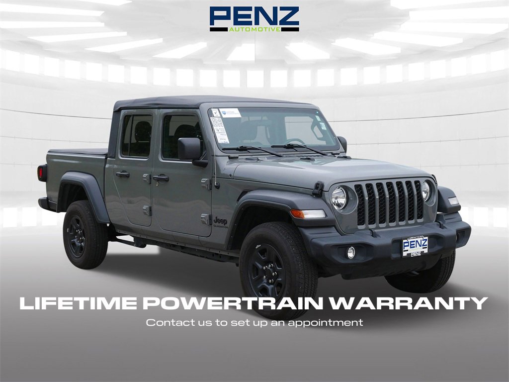 2022 Jeep Gladiator Sport's photo
