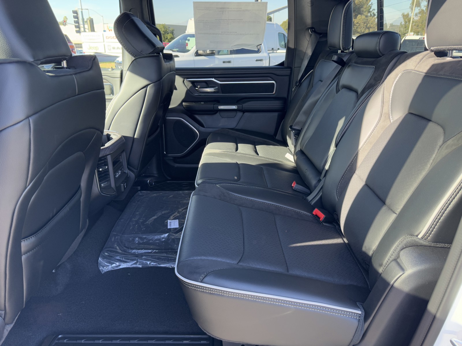 2025 Ram 1500 Laramie photo 14