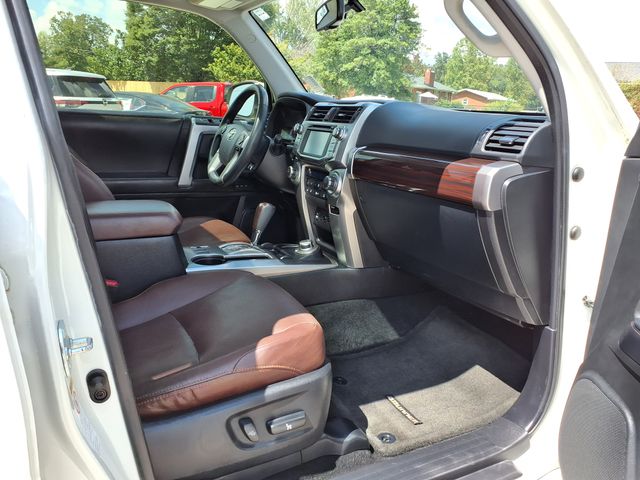 2017 Toyota 4Runner Limited photo 18