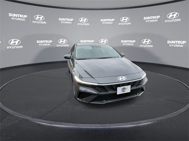 2025 Hyundai Elantra SE photo 4
