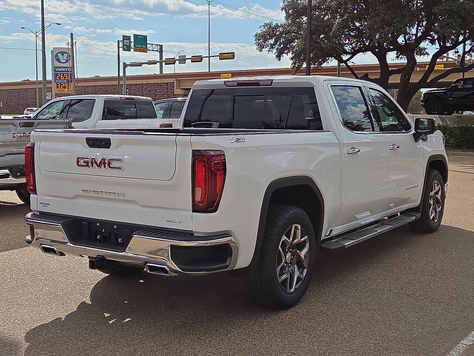 2026 Gmc Sierra 1500 SLT photo 3