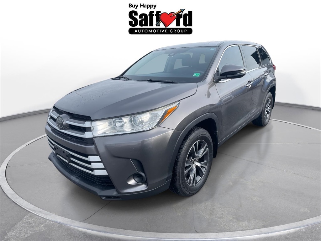 2019 Toyota Highlander LE's photo