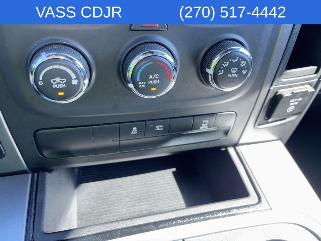 2023 Ram 1500 SLT photo 13