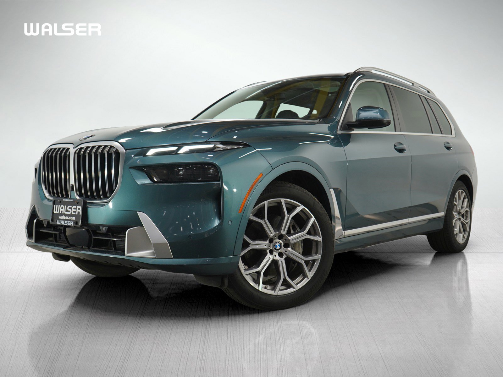 2023 BMW X7 40i's photo
