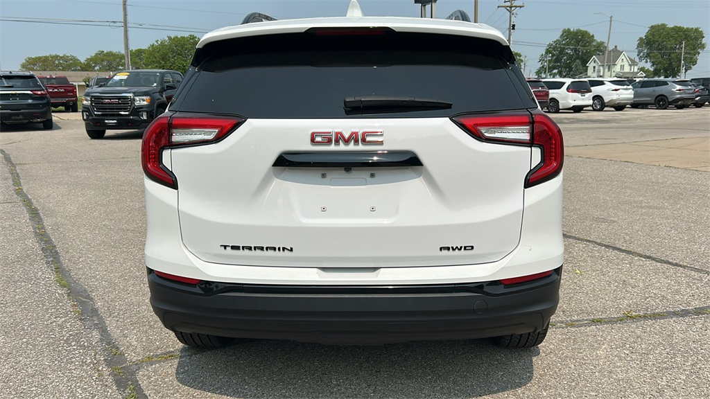 2023 Gmc Terrain SLE photo 3