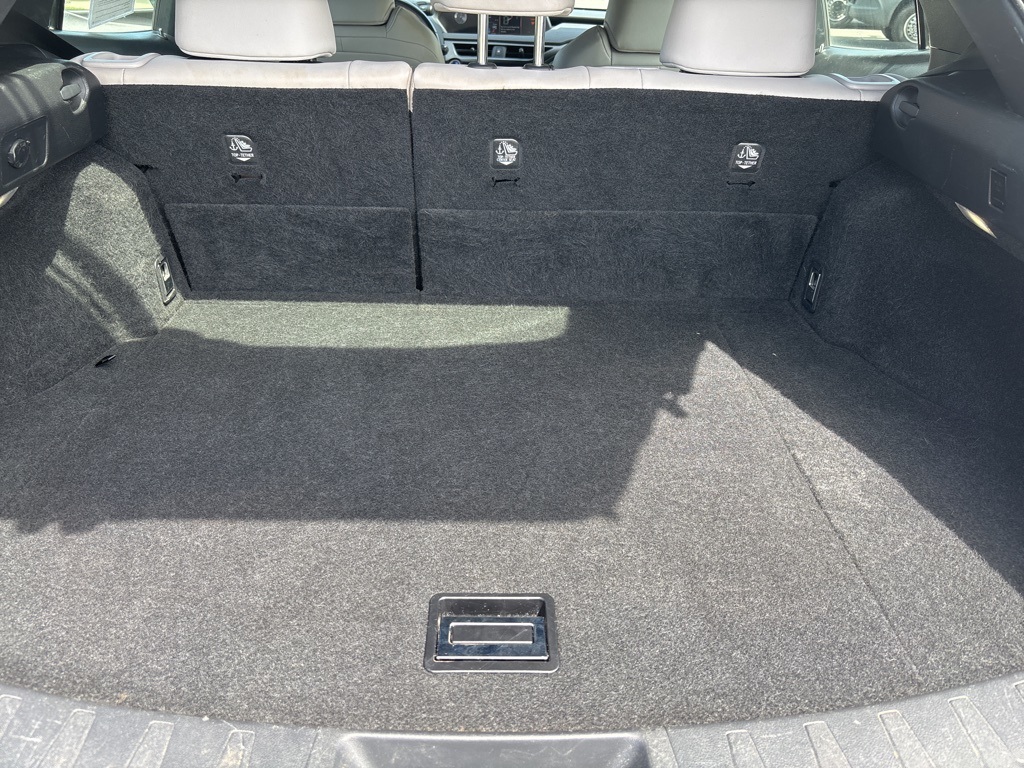 2020 Lexus UX 250h Premium photo 14