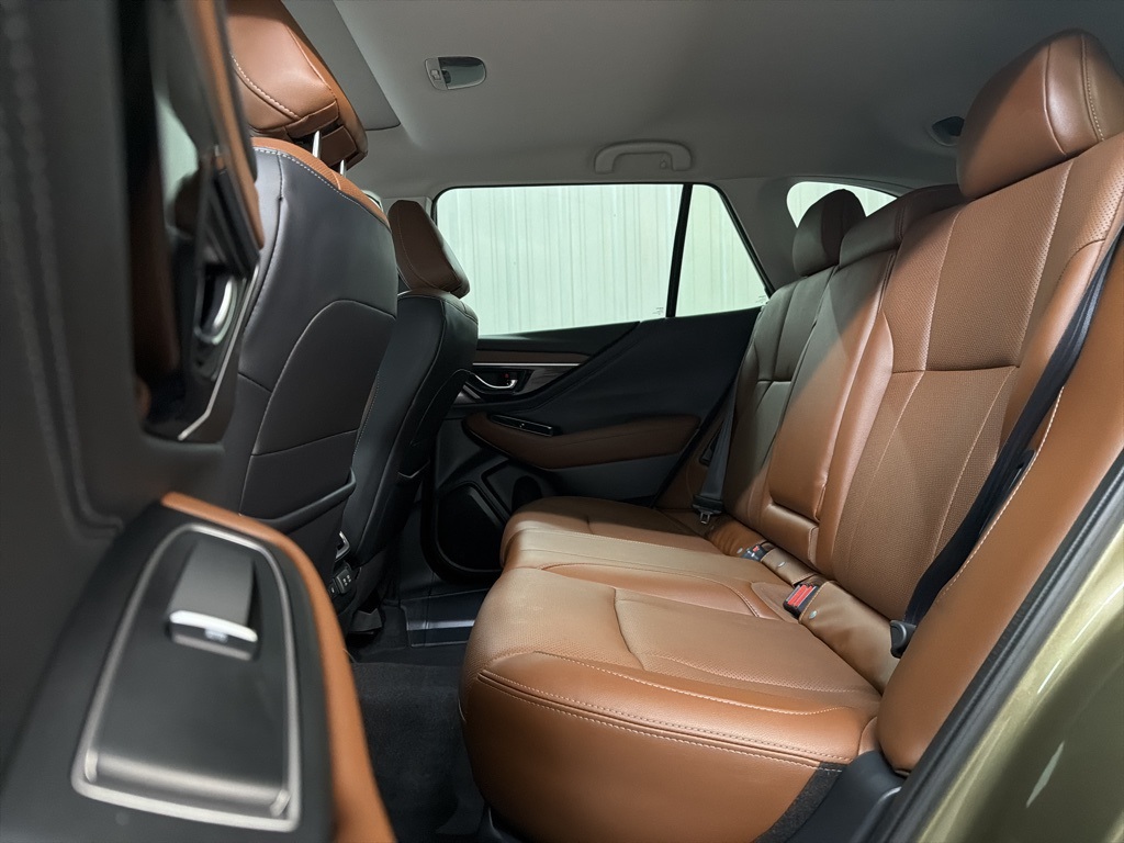 2021 Subaru Outback Touring photo 27