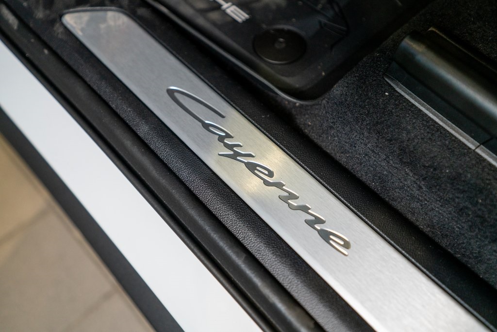 2025 Porsche Cayenne photo 20