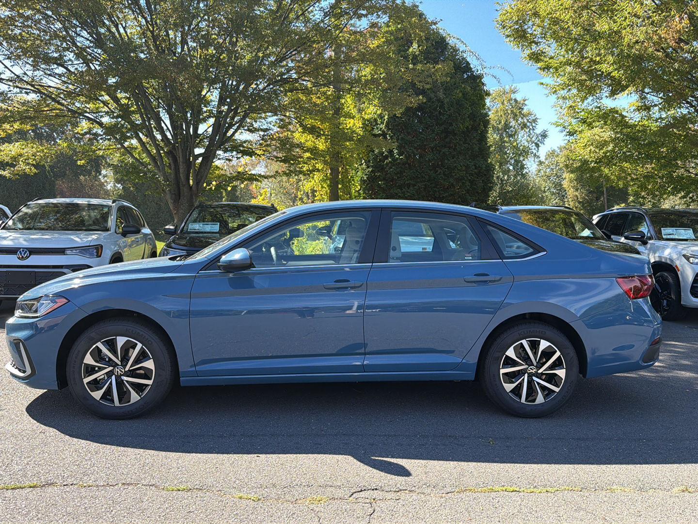2025 Volkswagen Jetta 1.5T S photo 2