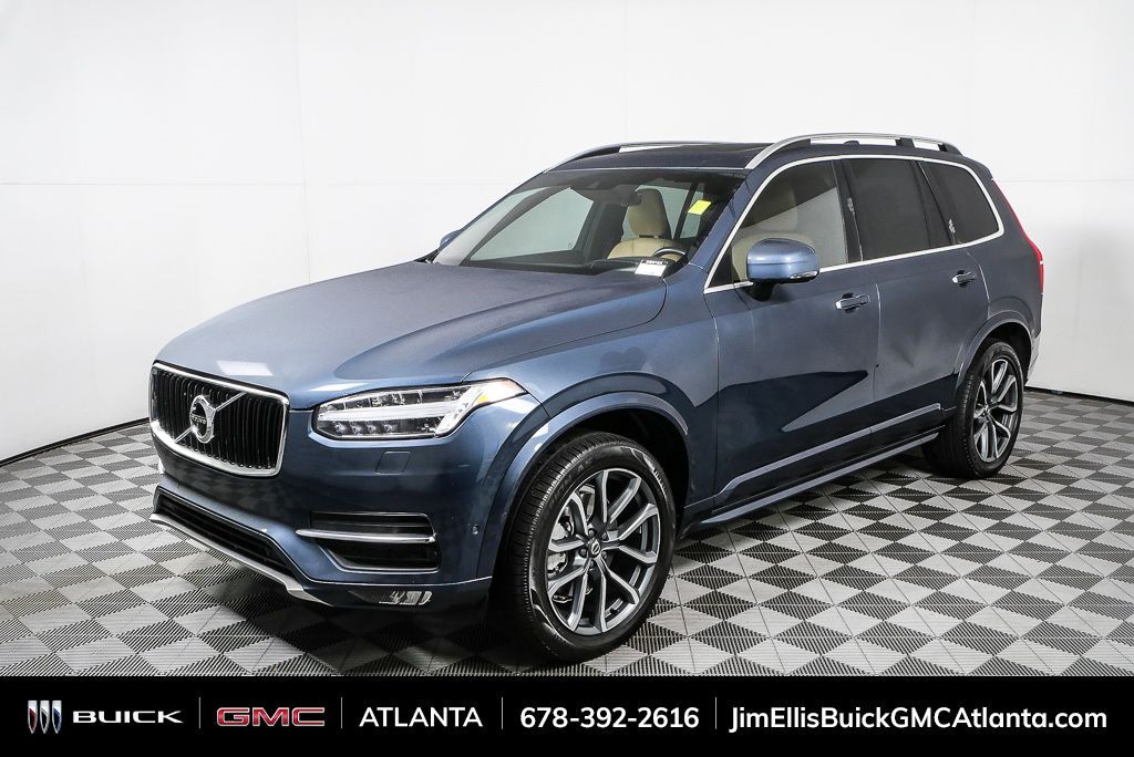 2019 Volvo XC90 Momentum's photo