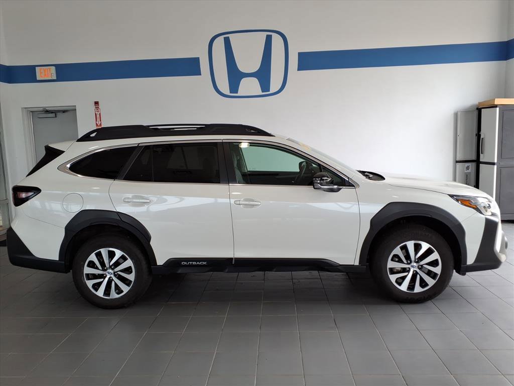 2024 Subaru Outback Premium photo 3