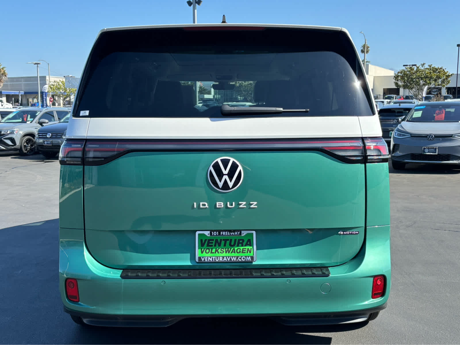 2025 Volkswagen ID. Buzz photo 4