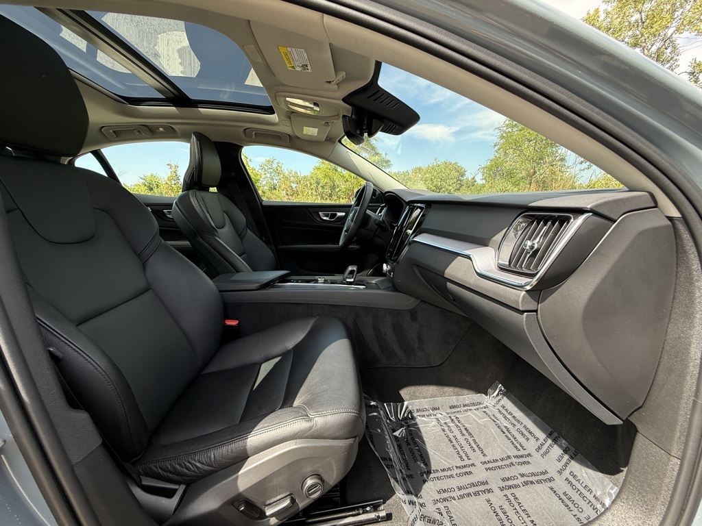 2024 Volvo S60 B5 Core photo 25