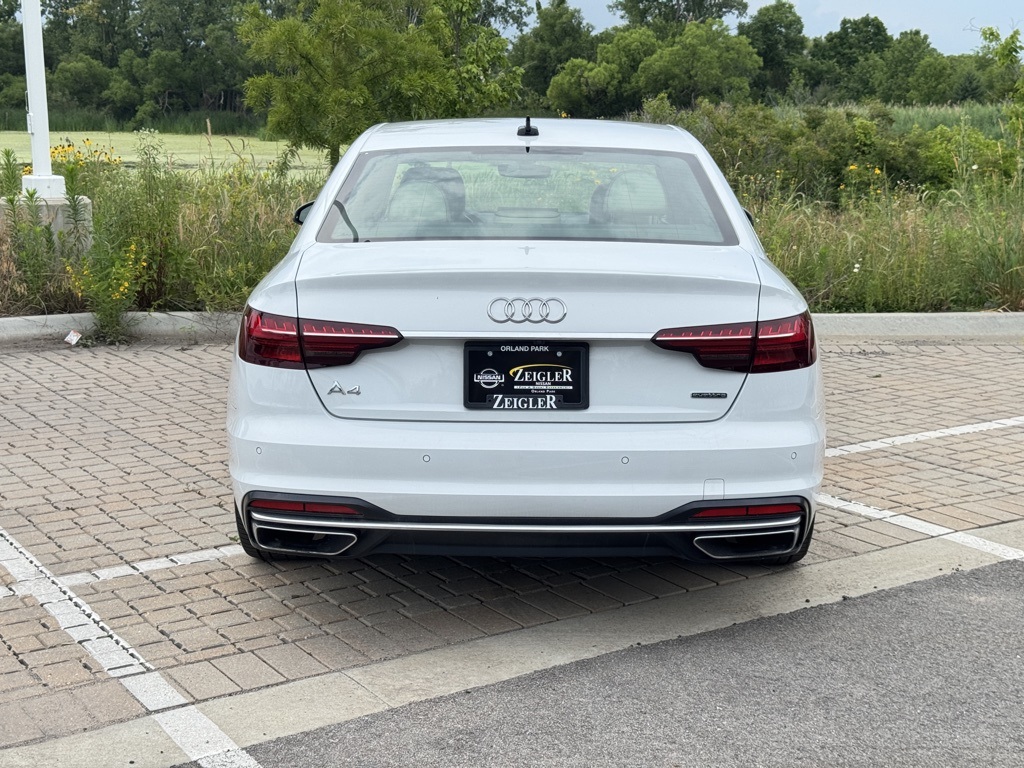2022 Audi A4 45 S line Premium Plus Quattro photo 6