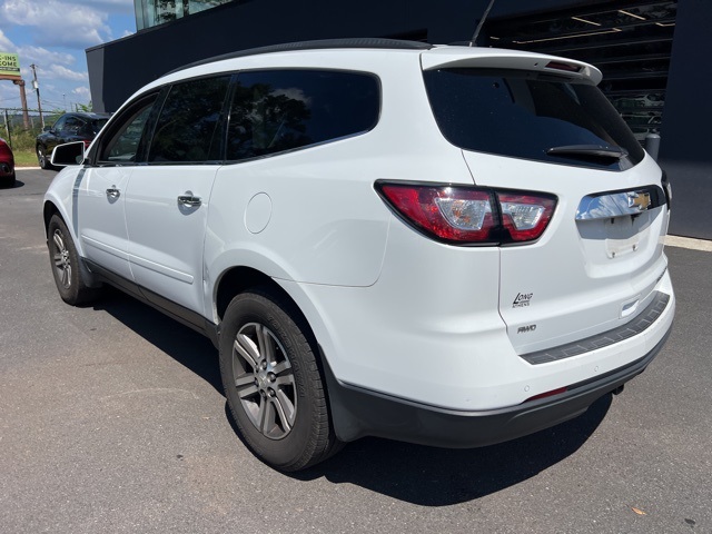 2016 Chevrolet Traverse 2LT photo 2