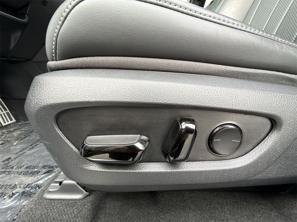 2024 LEXUS RX - Image 11