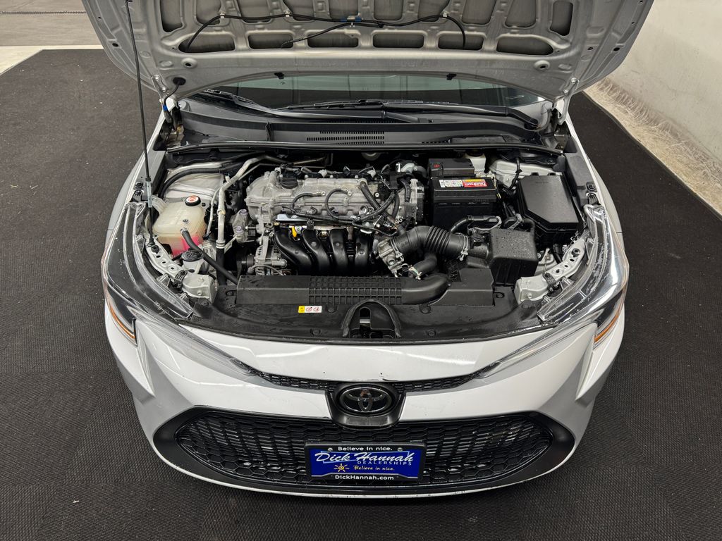 2021 Toyota Corolla LE photo 18
