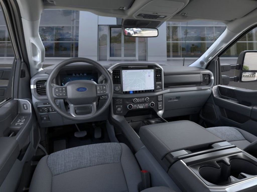 2025 Ford F-150 XLT photo 9