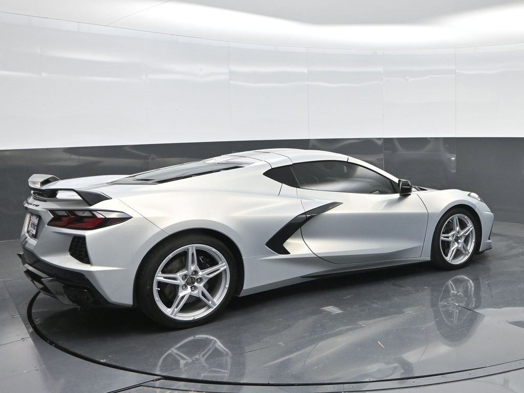 2023 Chevrolet Corvette Stingray 2LT photo 3