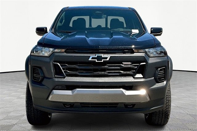 2025 Chevrolet Colorado Trail Boss photo 2
