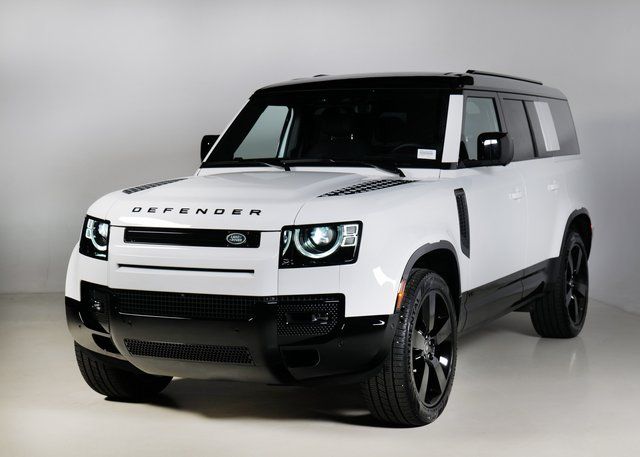 2025 Land Rover Defender V8's photo