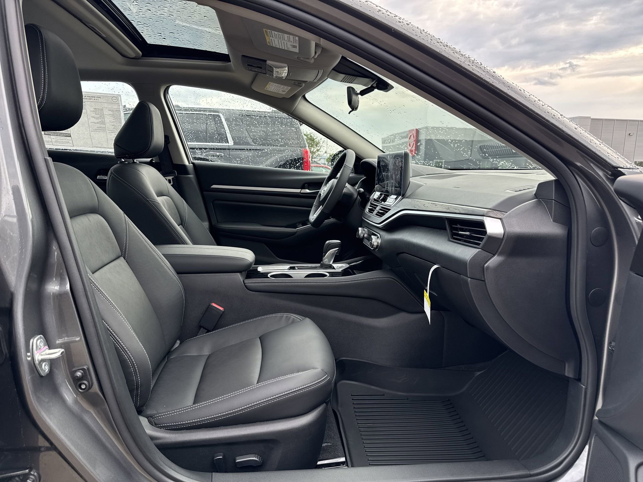 2025 Nissan Altima SL photo 26