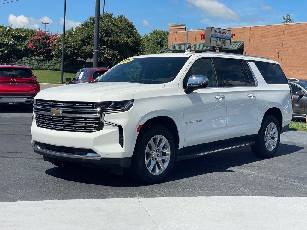 2023 Chevrolet Suburban Premier photo 3