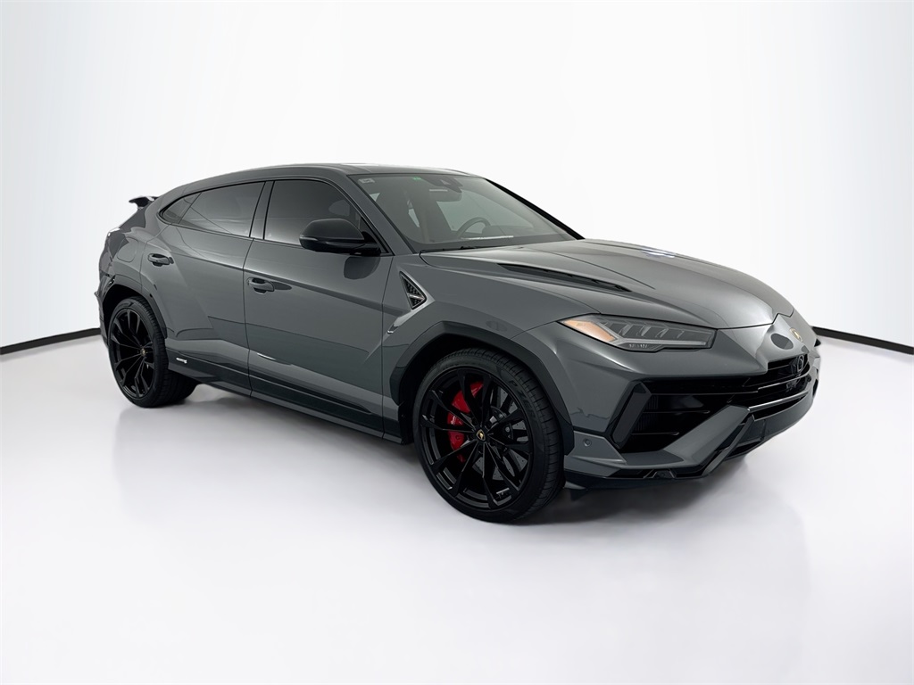 2023 Lamborghini Urus S photo 3