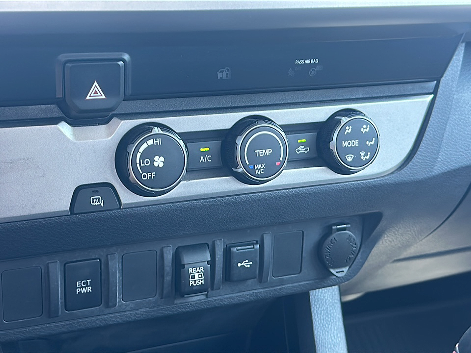 2020 Toyota Tacoma SR5 V6 photo 16