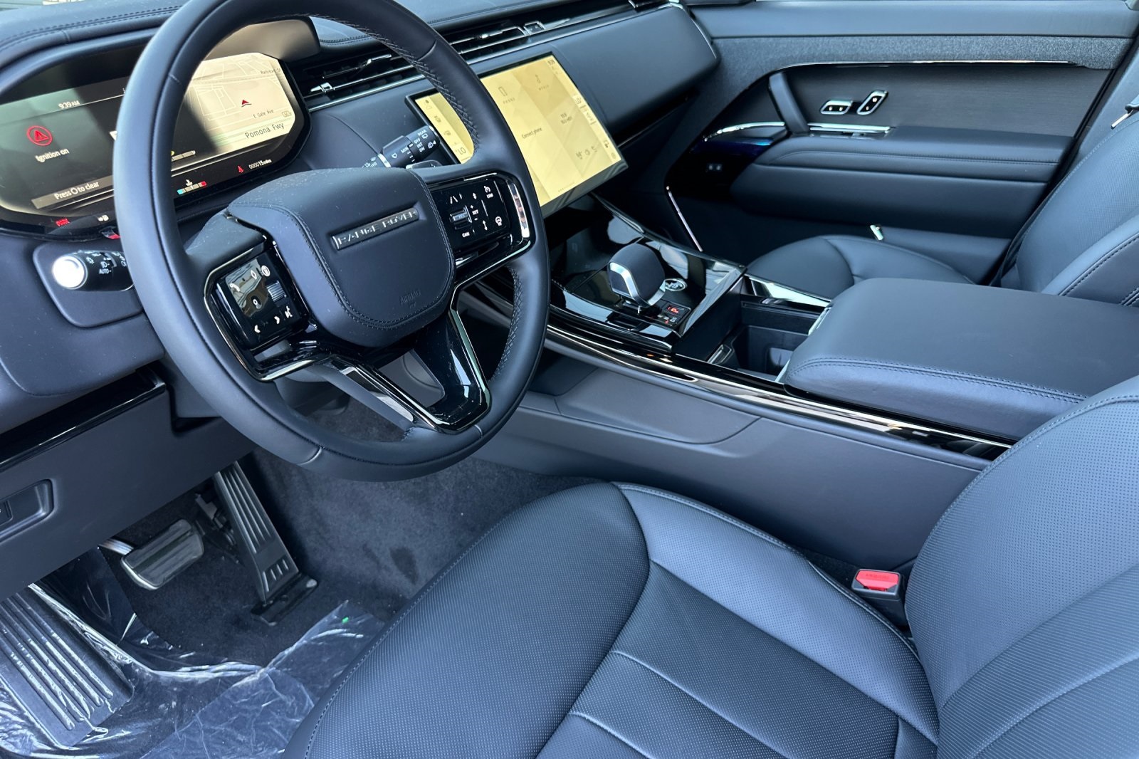 2025 Land Rover Range Rover Sport SE photo 10