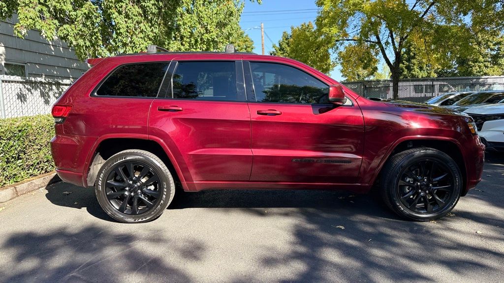 2020 Jeep Grand Cherokee Altitude photo 8