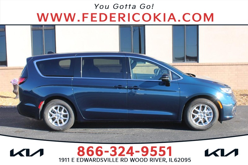 2025 Chrysler Pacifica Select