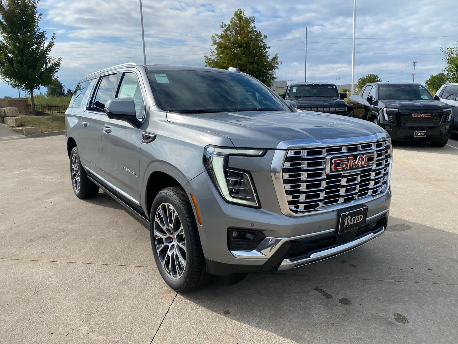 2025 Gmc Yukon XL Denali photo 3