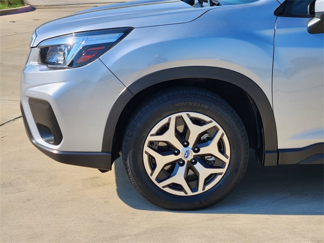 2020 Subaru Forester Premium photo 6
