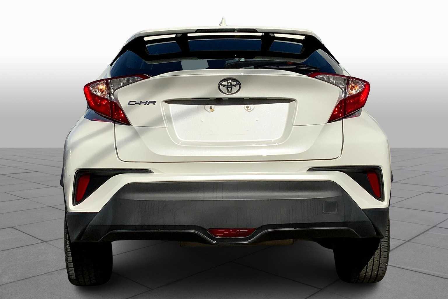 2018 Toyota C-HR XLE photo 4
