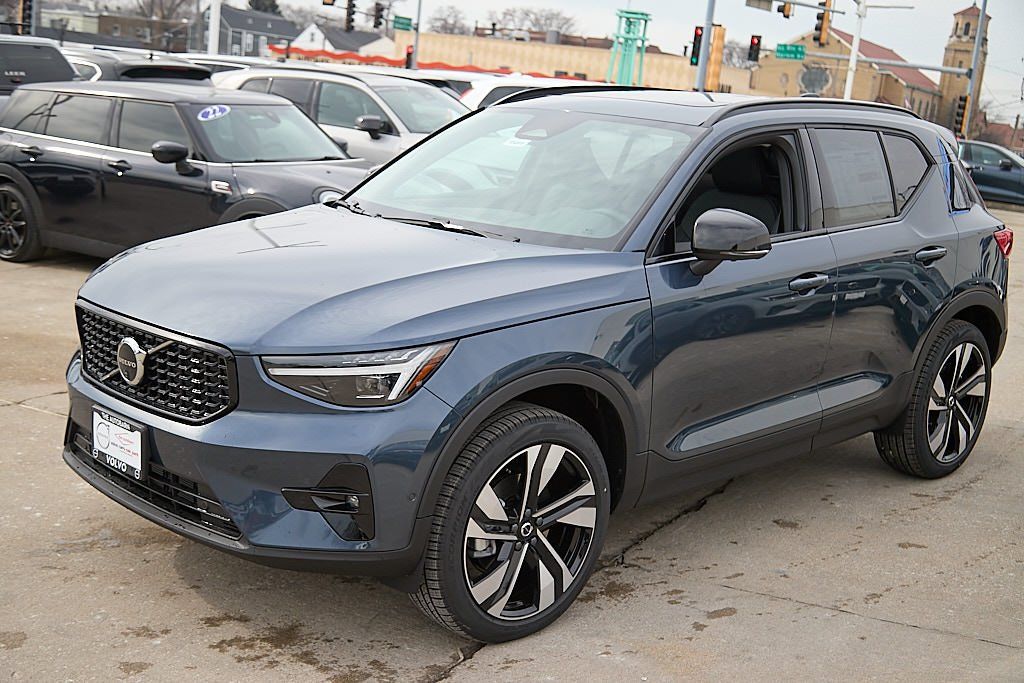 2026 VOLVO XC40 - Image 5