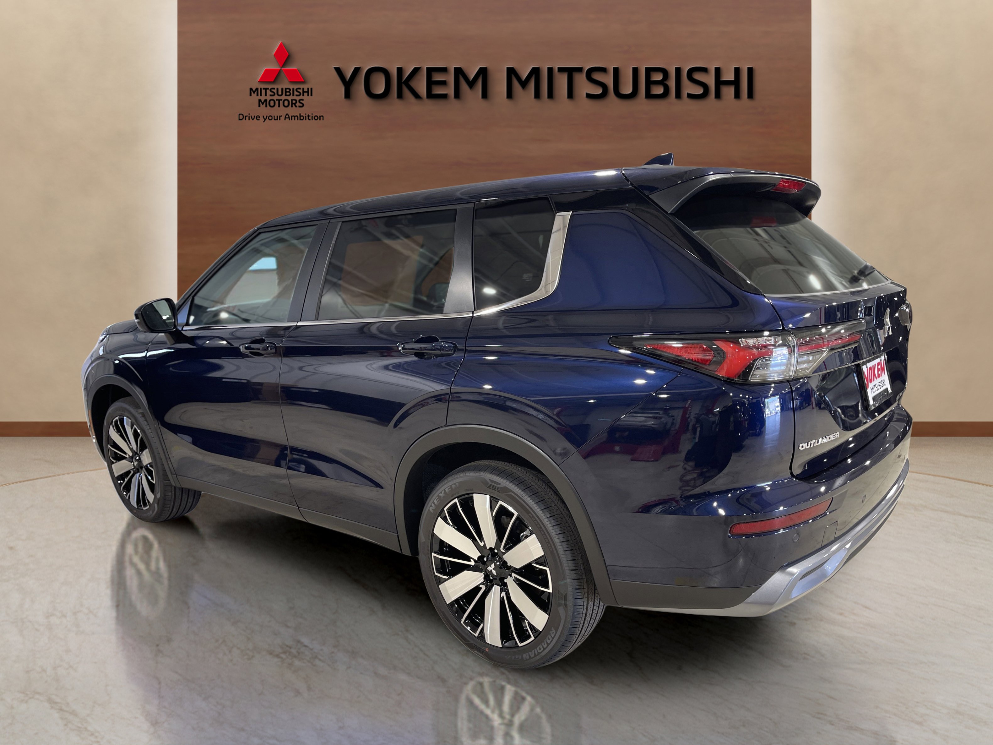 2025 Mitsubishi Outlander SE Ralliart photo 3