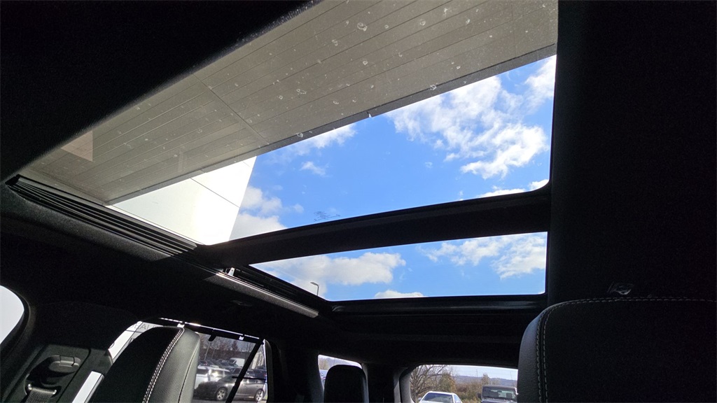 2023 Ford Explorer ST photo 19