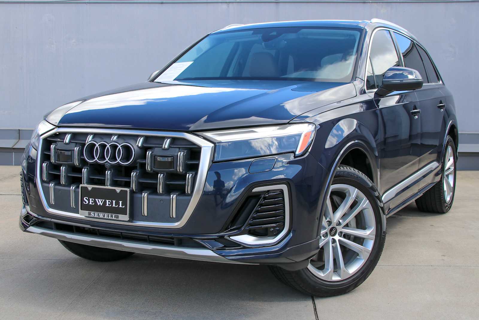 2025 Audi Q7 Premium Plus