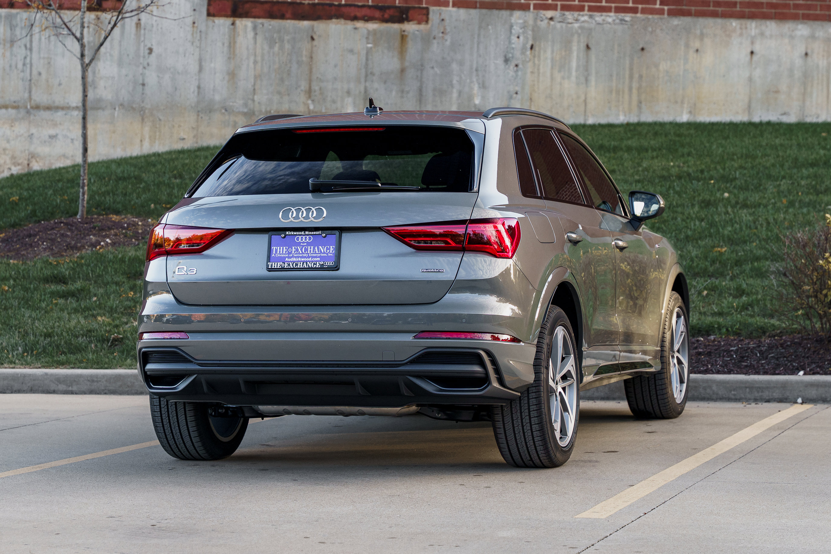 2025 Audi Q3 S line Premium photo 2