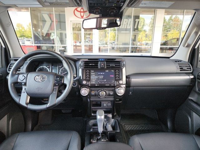 2023 Toyota 4Runner TRD Off-Road Premium photo 9