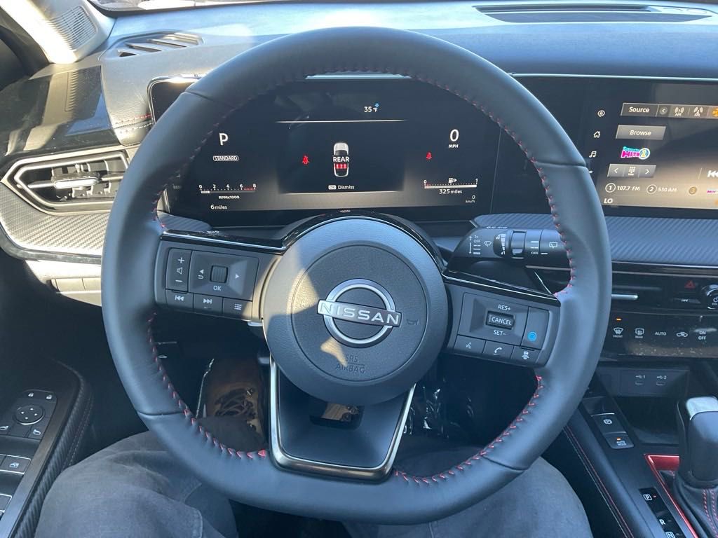 2025 Nissan Kicks SR photo 16