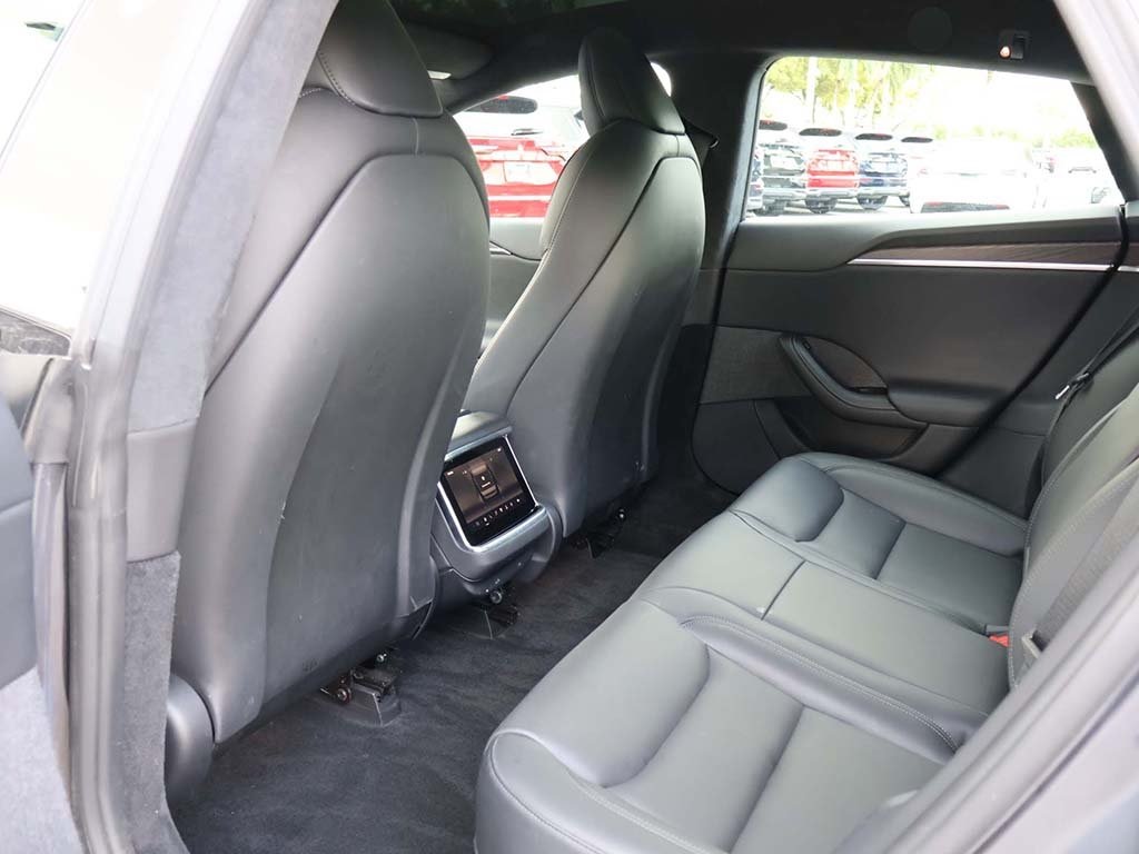 2022 Tesla Model S photo 30